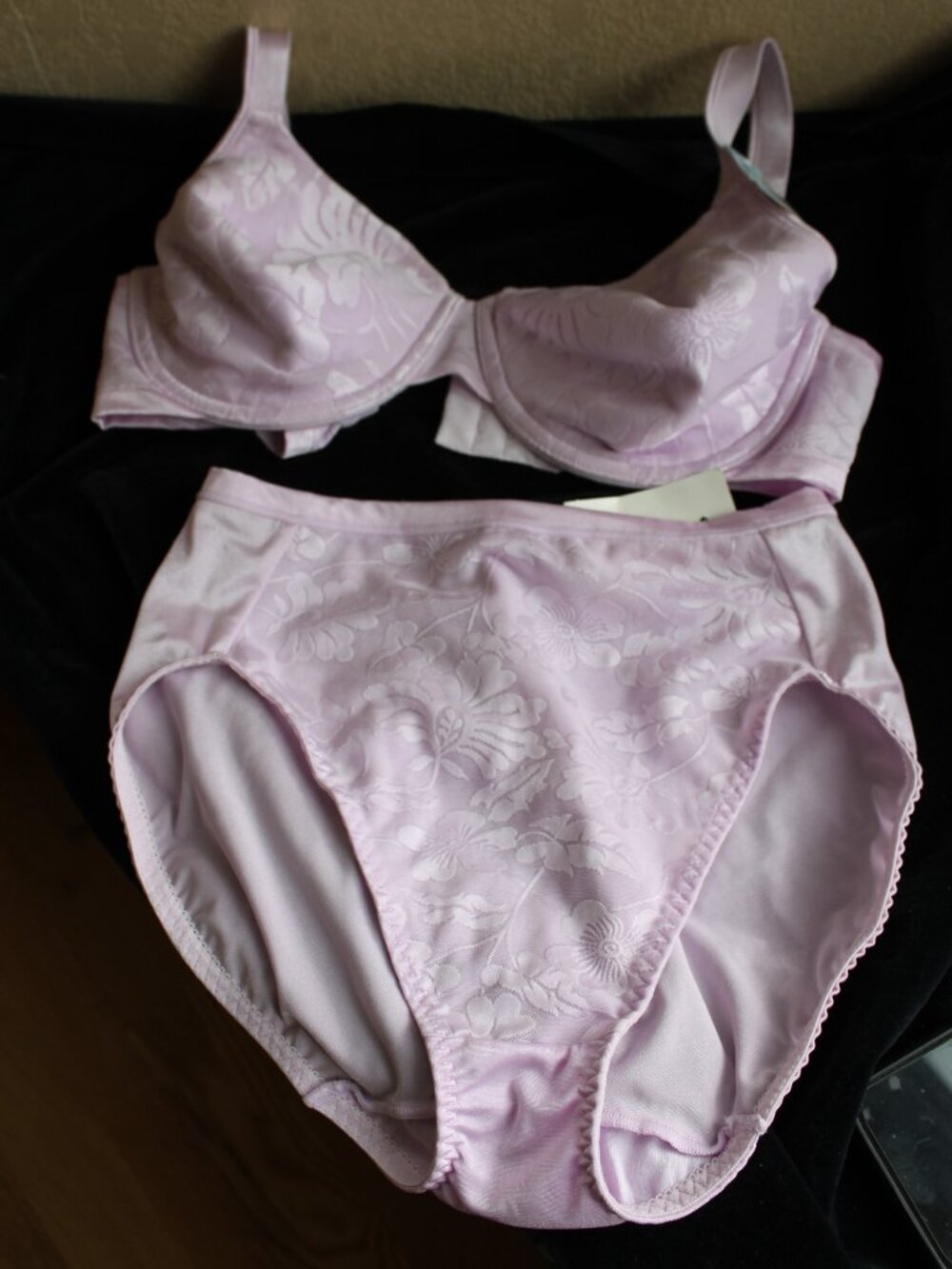 NWT Playtex Secrets 38C Lilac Pink Underwire Bra Satin Full Coverage Panty Set